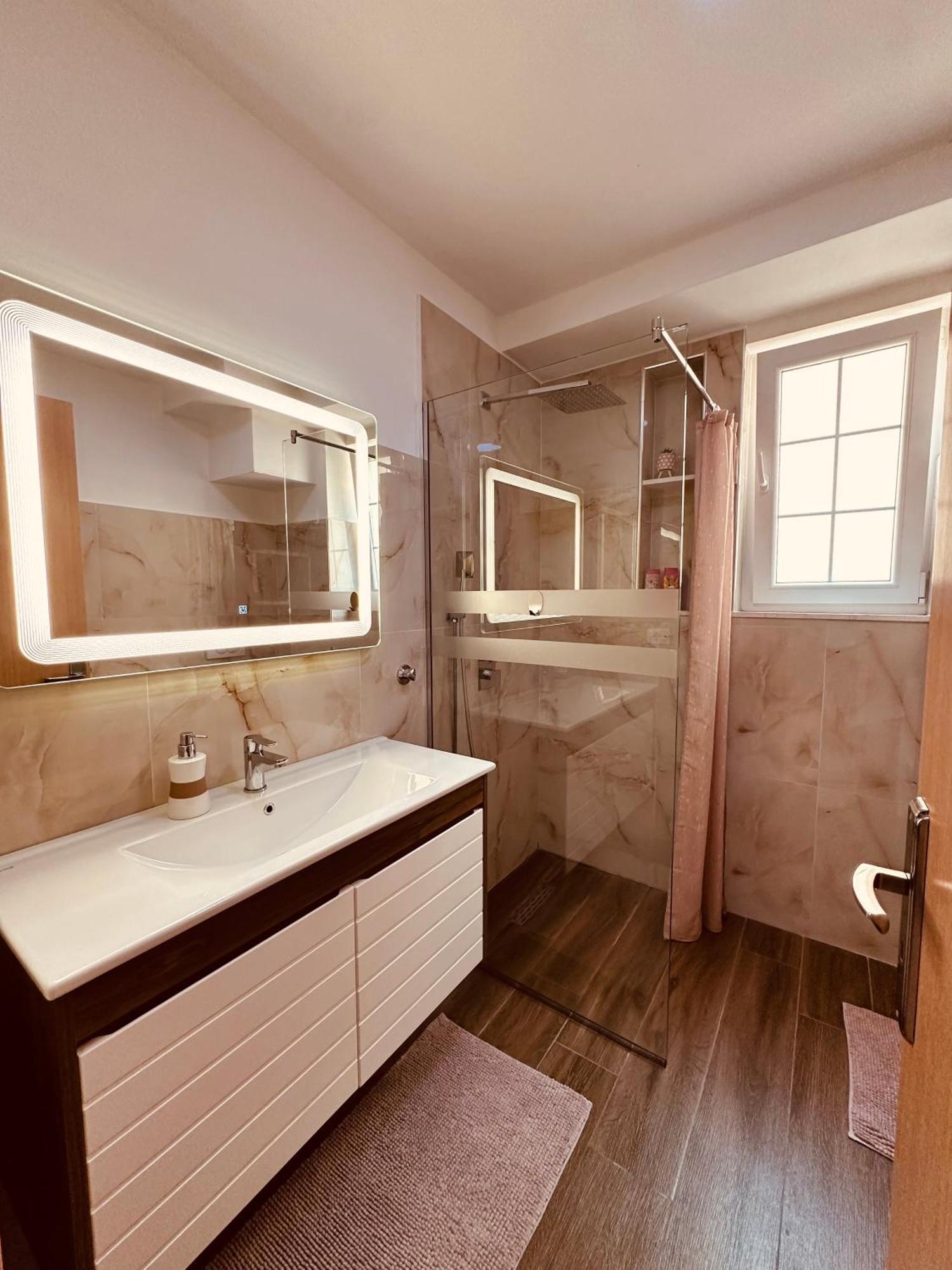 Grace's Centre Apartment Shkoder