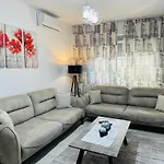 Grace\'S Centre Apartment